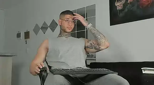  jamesleandros1 online show from February 28, 2025, 3:37 am