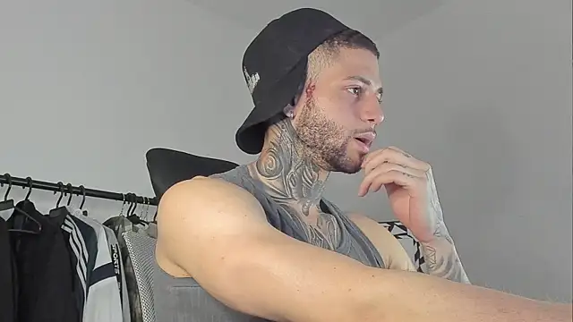  jamesleandros1 online show from October 9, 2025, 11:03 pm