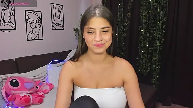 MaryMayson online show from October 6, 2025, 2:03 pm