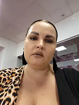 GeorgiaLerox online show from November 24, 2025, 1:33 pm