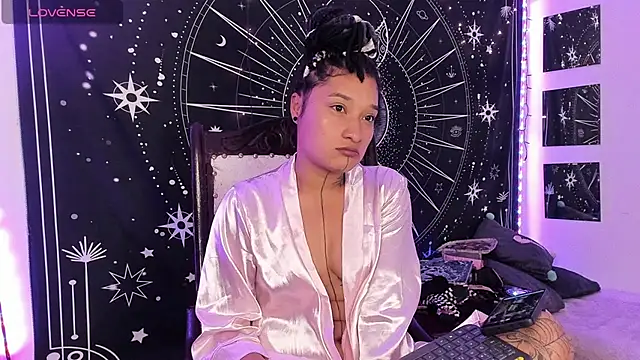 Eva Lee  online show from October 2, 2025, 7:15 am