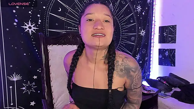 Eva Lee  online show from October 9, 2025, 9:18 am