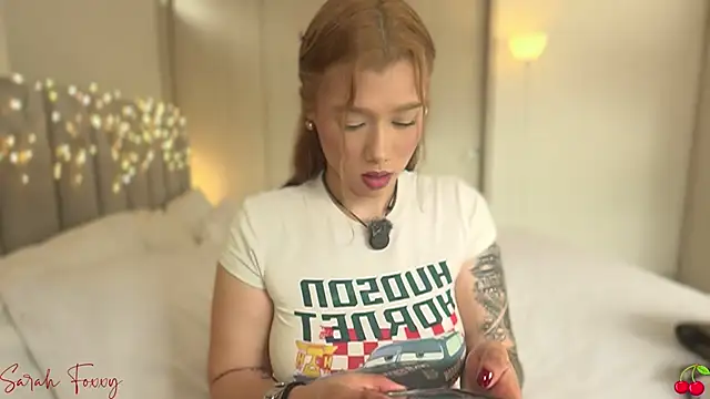 Foxxy222  online show from February 25, 2026, 8:07 pm