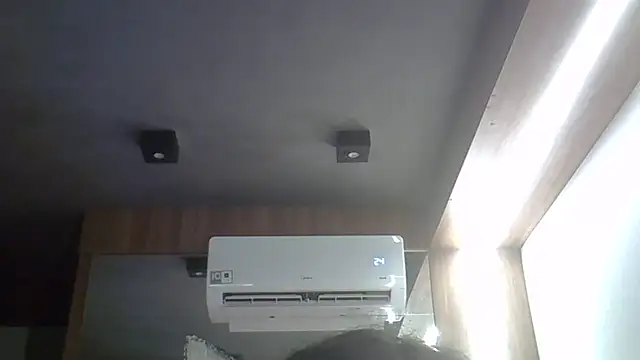 Skinny-Kitten online show from April 14, 2026, 4:07 am