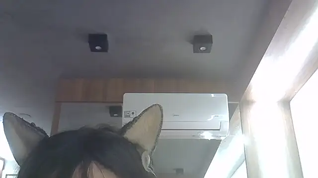 Skinny-Kitten online show from June 7, 2026, 5:22 am