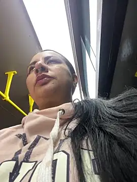 Abril Luv online show from March 20, 2025, 12:40 am