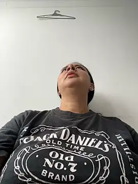 Abril Luv online show from October 10, 2025, 2:16 pm