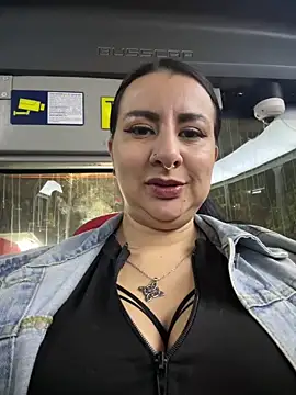 Abril Luv online show from December 20, 2025, 12:40 am