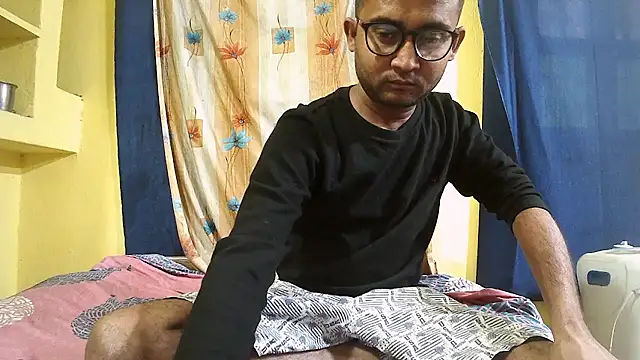 Snapshot of Cute_boy2000 chatting on January 21, 2025, 11:24 am Cute boy2000 online show from January 21, 2025, 11:24 am