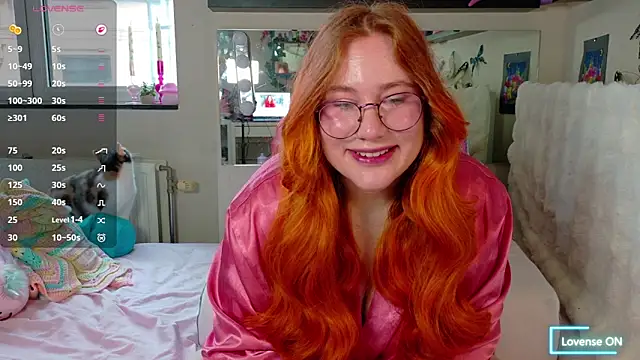 Snapshot of FluffyRainbowKity chatting on May 15, 2026, 8:32 am FluffyRainbowKity online show from May 15, 2026, 8:32 am