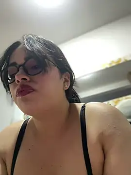 Snapshot of andra_rose chatting on January 7, 2025, 2:53 am andra rose online show from January 7, 2025, 2:53 am