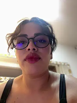 Snapshot of andra_rose chatting on January 19, 2025, 12:17 am andra rose online show from January 19, 2025, 12:17 am