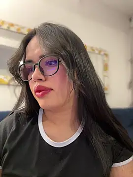 Snapshot of andra_rose chatting on January 29, 2025, 2:19 am andra rose online show from January 29, 2025, 2:19 am