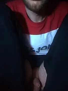 Snapshot of Adamvarga0318 chatting on March 20, 2025, 10:51 pm Adamvarga0318 online show from March 20, 2025, 10:51 pm