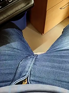 adicma123 online show from November 21, 2025, 8:02 am