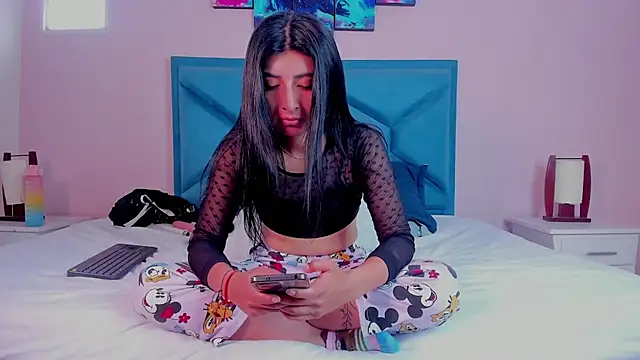 EmmaWilliamss online show from December 26, 2024, 1:21 pm