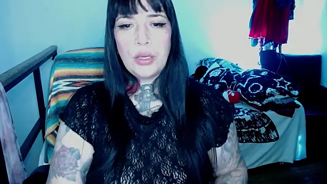 VampGirl1 online show from October 7, 2025, 1:25 am