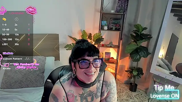 VampGirl1 online show from April 30, 2026, 8:48 pm