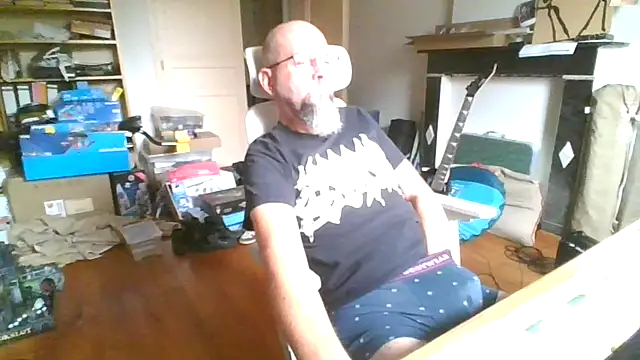 diamond1971 online show from November 3, 2025, 10:49 am