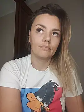 KrissSexi online show from November 5, 2025, 6:30 pm