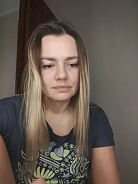 KrissSexi online show from November 18, 2025, 5:17 pm