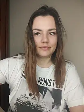 KrissSexi online show from April 17, 2026, 7:06 pm