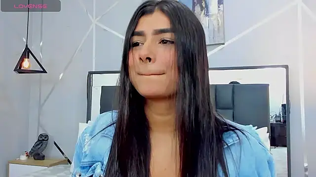 ZiaCalifa online show from March 6, 2025, 12:30 pm