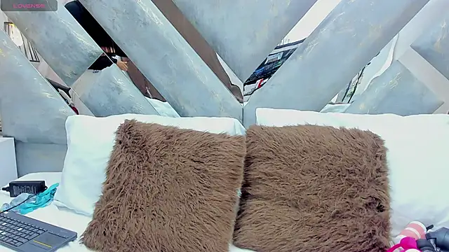 ZiaCalifa online show from October 20, 2025, 11:54 am