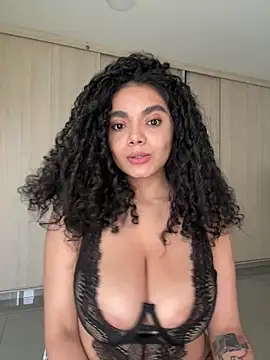 Snapshot of Mariecurl chatting on February 8, 2026, 6:55 pm Mariecurl online show from February 8, 2026, 6:55 pm