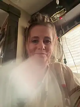 SummerBlueMoon online show from December 14, 2025, 2:06 am