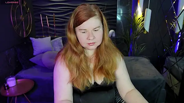 Mrs Emilia online show from December 8, 2024, 3:32 am