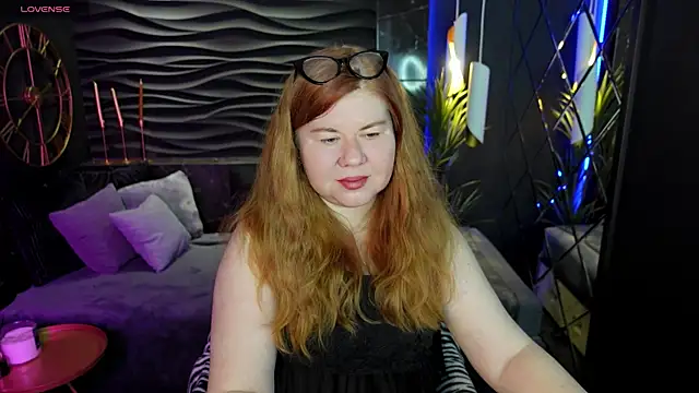 Mrs Emilia online show from December 12, 2024, 11:36 pm