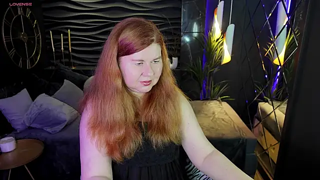 Mrs Emilia online show from December 21, 2024, 11:24 pm