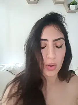 MIYESSI online show from March 30, 2026, 9:27 pm