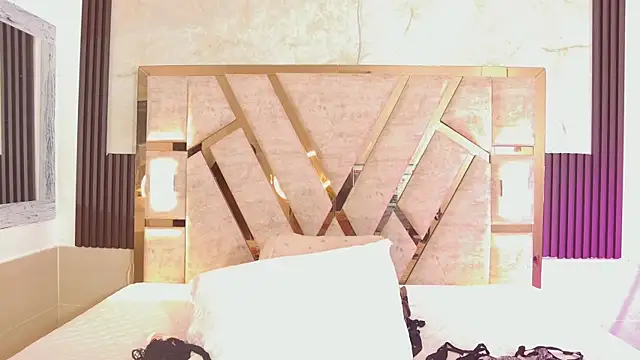 Snapshot of Athenea_Mills chatting on October 4, 2025, 6:50 pm Athenea Mills online show from October 4, 2025, 6:50 pm