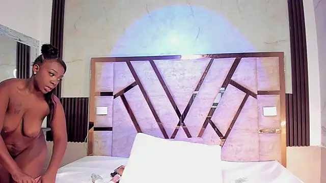 Snapshot of Athenea_Mills chatting on December 4, 2025, 6:49 pm Athenea Mills online show from December 4, 2025, 6:49 pm