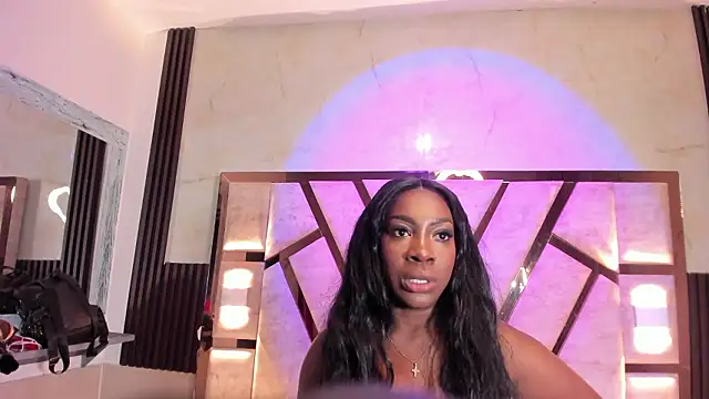 Snapshot of Athenea_Mills chatting on February 6, 2026, 6:44 pm Athenea Mills online show from February 6, 2026, 6:44 pm