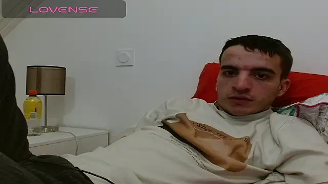 Tombgy07 online show from November 9, 2025, 8:40 pm