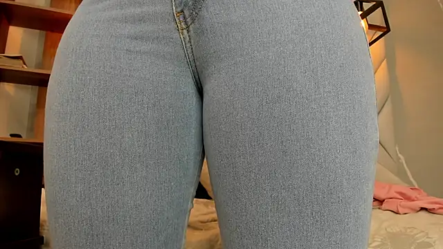 SakuraLee  online show from February 11, 2025, 7:48 pm