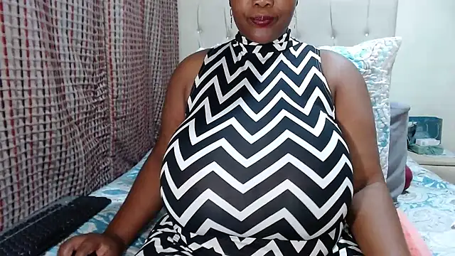 CHOCOLATEDARKBUSTYX online show from December 11, 2024, 4:53 pm