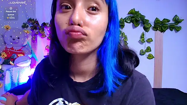 tati cardenas online show from December 23, 2025, 5:05 am