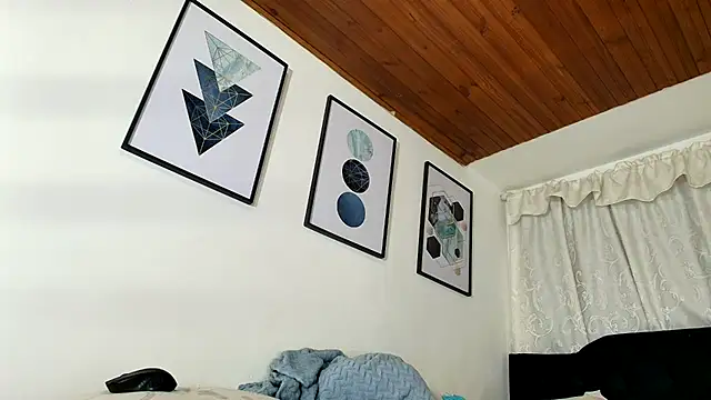 sam her online show from October 6, 2025, 11:24 pm