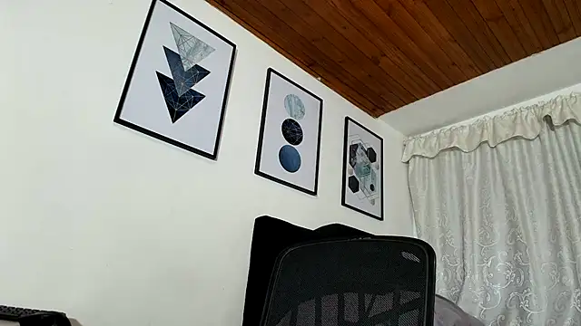 sam her online show from November 10, 2025, 9:25 pm