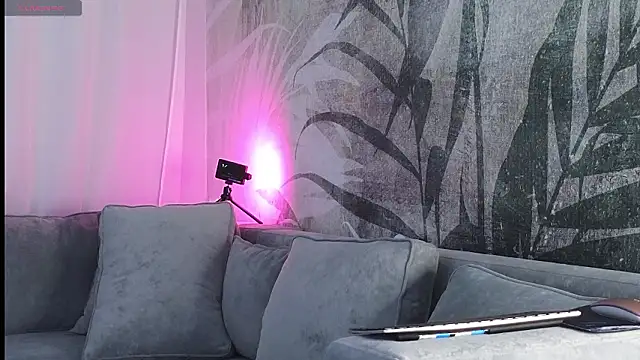 lily  foster online show from December 2, 2024, 6:41 am