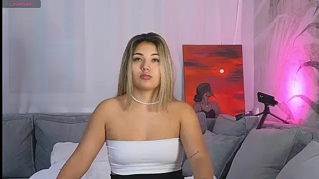 lily  foster online show from December 13, 2024, 2:21 am