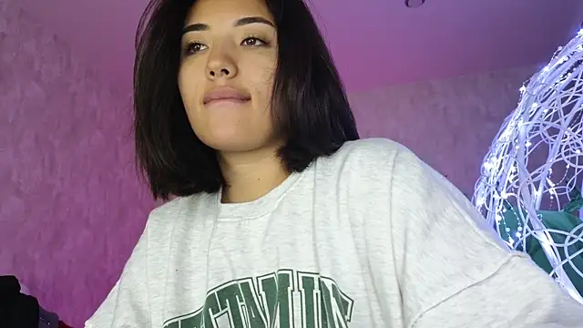 lily  foster online show from December 21, 2025, 6:31 am