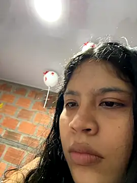 moncerrat luna online show from November 30, 2025, 10:14 pm