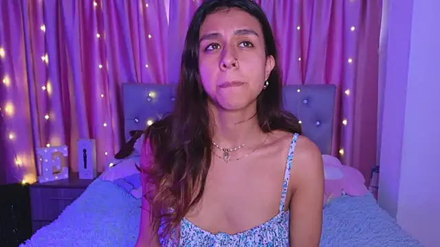 Emiily Scott1 online show from September 8, 2025, 9:47 pm