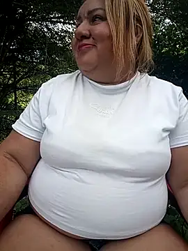 HORNY MATURE25 online show from April 12, 2026, 9:09 pm