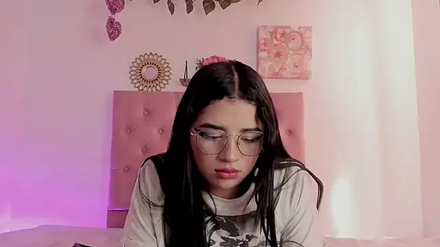 aliice walker  online show from December 6, 2024, 3:33 pm